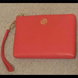 ToryBurch Robinson Leather Wristlet 3/4 zip Clutch